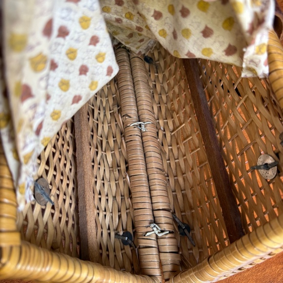 Vintage 1950's-60's Small Medium Wicker and Leather Handbag Purse Handles 13”X7” - Picture 9 of 14